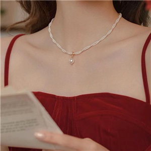 Millet Glass Pearl Twist Necklace Beads High-end Sense Minority Light Luxury Women's Necklace Clavicle Chain Net Red Explosion Wholesale