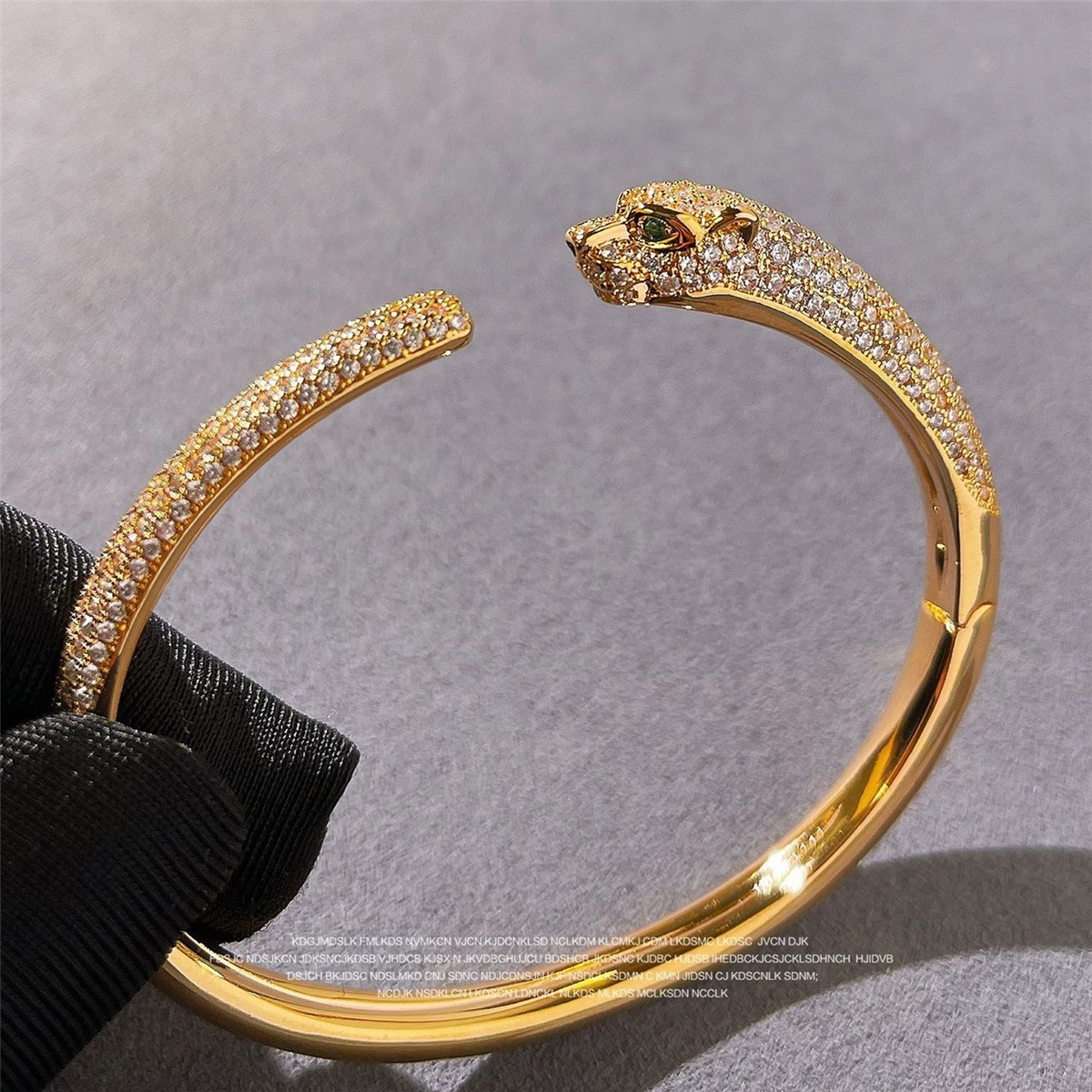 New Leopard Head Full Diamond Bracelet Fashion   Seiko Gypsophila Leopard Bracelet