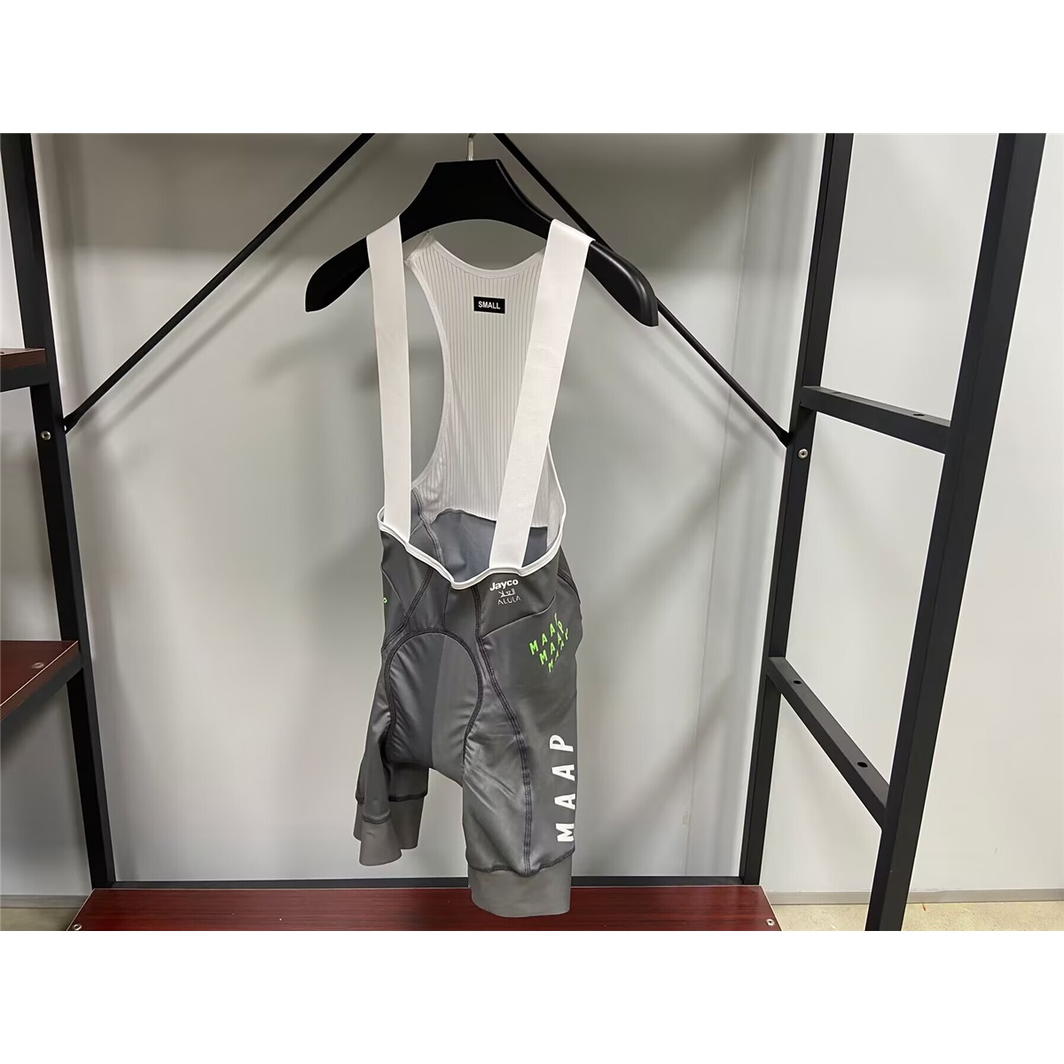 MAAP GREY BIBS